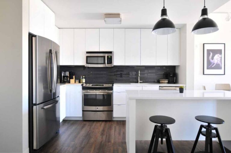 Kitchen Remodeling Contractor in Los Angeles - Manhattan Bridge Construction Group